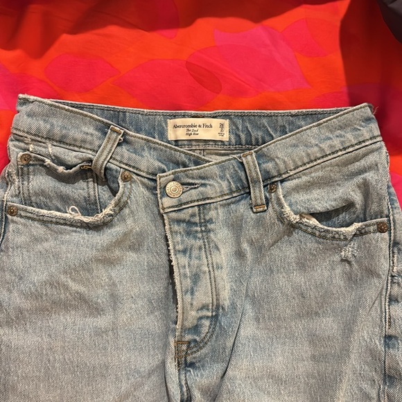 Abercrombie & Fitch The Dad High Rise Jeans - Picture 3 of 5